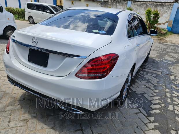 Mercedes-Benz C200 2016 - Sleek White Sedan Up for Grabs