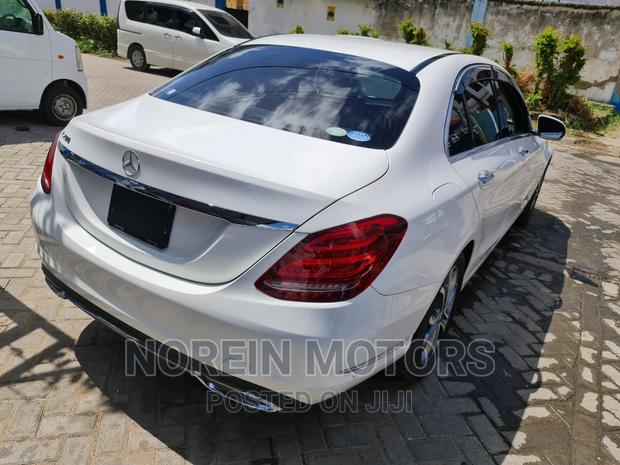 Mercedes-Benz C200 2016 - Sleek White Sedan Up for Grabs