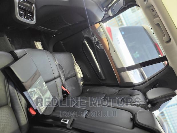 Volvo XC90 2017 Black - Sophisticated SUV with Luxury Interior