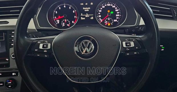 Volkswagen Passat 2017 Black - Performance and Style