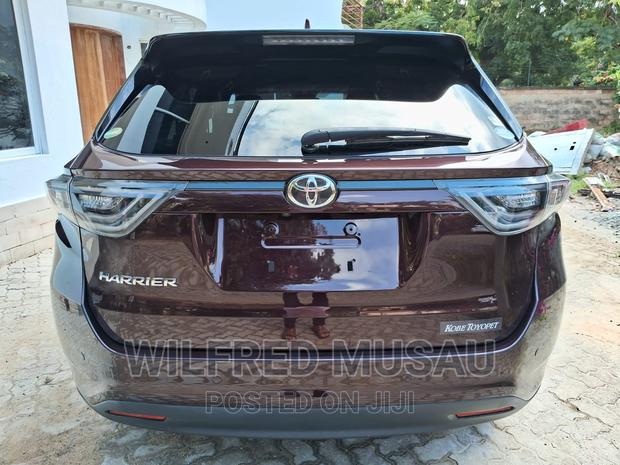 Used 2016 Toyota Harrier in Brown: Affordable and Stylish