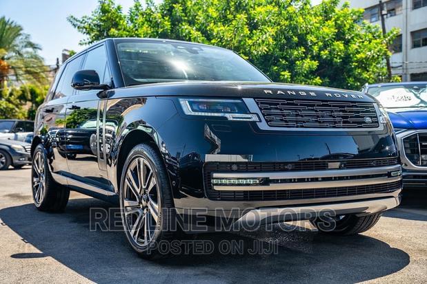 Black 2023 Land Rover Range Rover Vogue - Exquisite & Versatile
