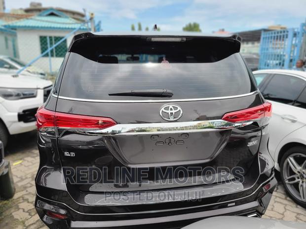 Dark Side of Fortuner 2016 Toyota: Athletic SUV with Darkened Exterior