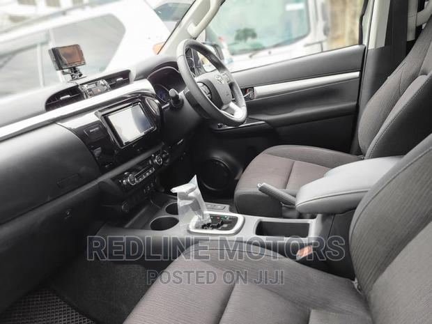 2018 Toyota Hilux White - Adventure Awaits in a Stylish 4x4