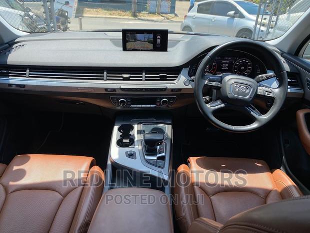 2017 Black Audi Q7 - Perfect for Families