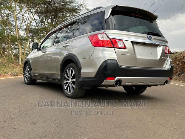 2016 Subaru Exiga in Silver: Perfect for Families