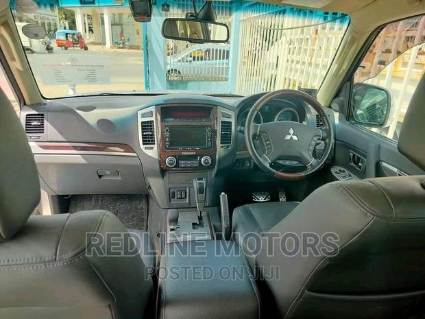 2017 Mitsubishi Pajero Silver: Dependable and Luxurious
