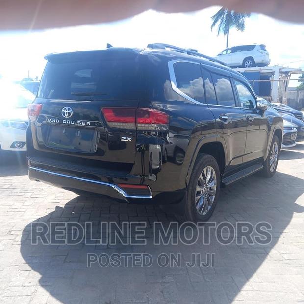 2023 Toyota Land Cruiser Black Edition: Experience Luxury Off-Roading
