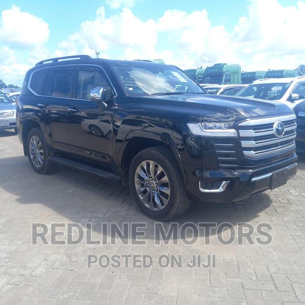 2023 Toyota Land Cruiser Black Edition: Experience Luxury Off-Roading