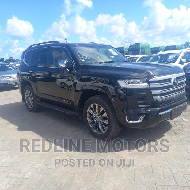 2023 Toyota Land Cruiser Black Edition: Experience Luxury Off-Roading