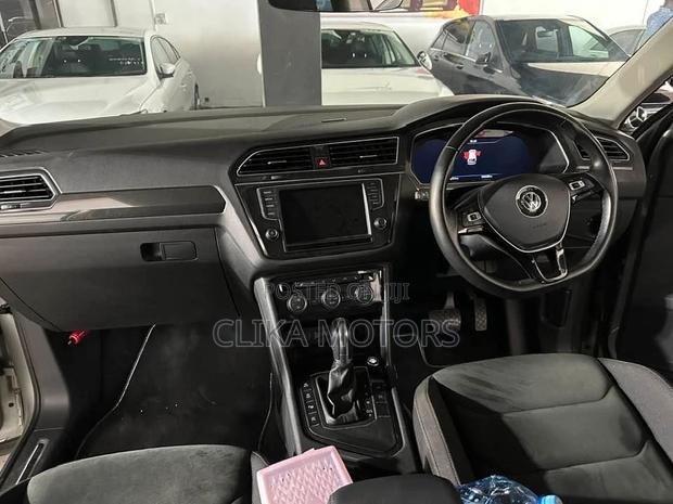 Volkswagen Tiguan 2017 Silver: Used, 4 Door SUV, Manual Transmission, 4WD