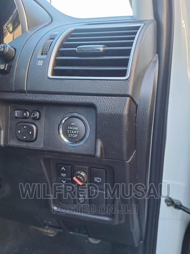 2017 Toyota Land Cruiser Prado 2.8 - White - Used