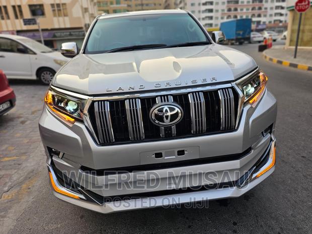 Used 2017 Toyota Land Cruiser Prado 2.8 Silver - Luxurious Family-Friendly SUV