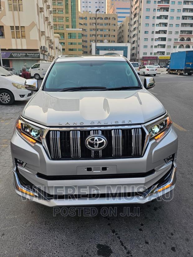 Used 2017 Toyota Land Cruiser Prado 2.8 Silver - Luxurious Family-Friendly SUV
