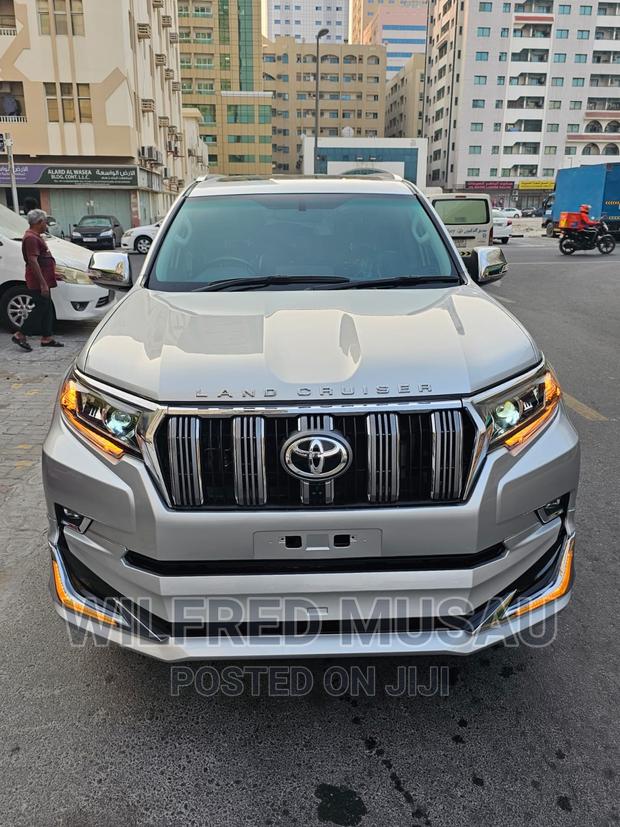 Used 2017 Toyota Land Cruiser Prado 2.8 Silver - Luxurious Family-Friendly SUV