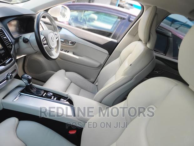 Volvo XC90 2017 - Luxury Silver Model