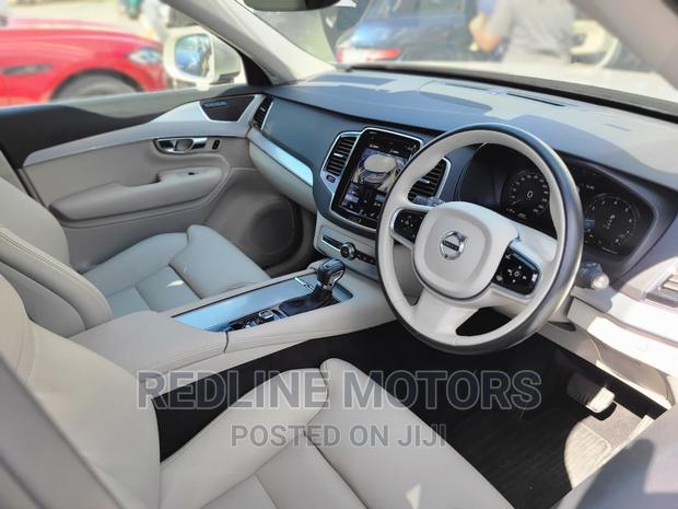 Volvo XC90 2017 - Luxury Silver Model