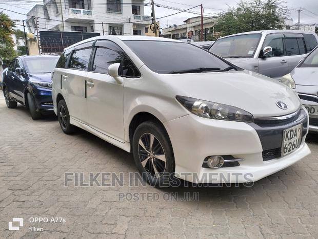 2013 Toyota Wish White - Used, Great Condition
