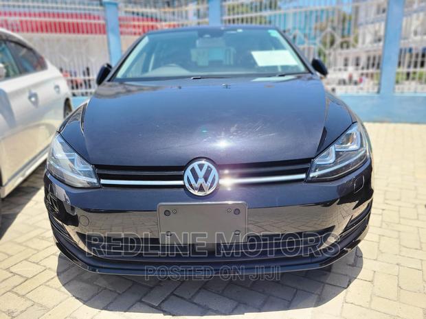 Pre-owned 2016 Volkswagen Golf Black - Stylish Ride