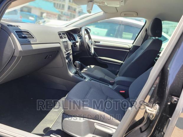 Pre-owned 2016 Volkswagen Golf Black - Stylish Ride