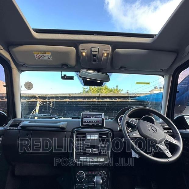 Experience the luxury of the 2018 Mercedes-Benz G-Class Black SUV. Stylish design, top-notch