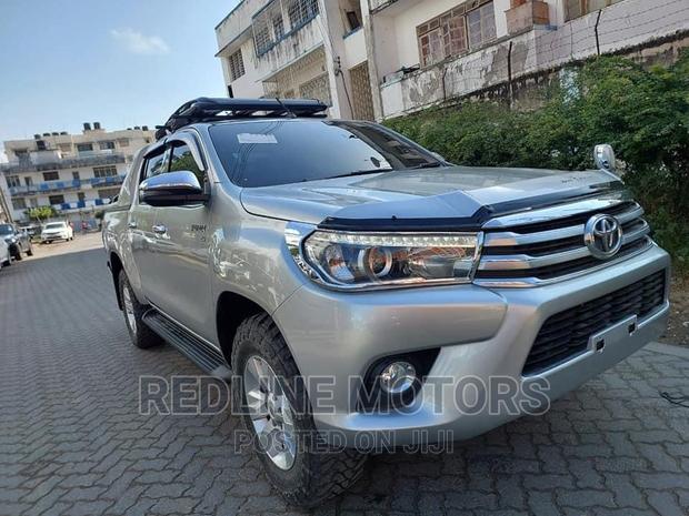 2016 Toyota Hilux Silver: Exceptional Off-Road Capability
