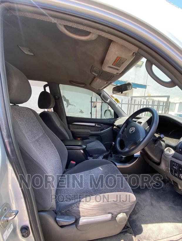 Silver 2007 Toyota Land Cruiser Prado: Premium Off-Road Vehicle