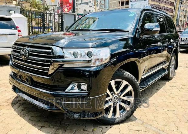 2016 Toyota Land Cruiser Black - Perfect for Adventure and Comfort