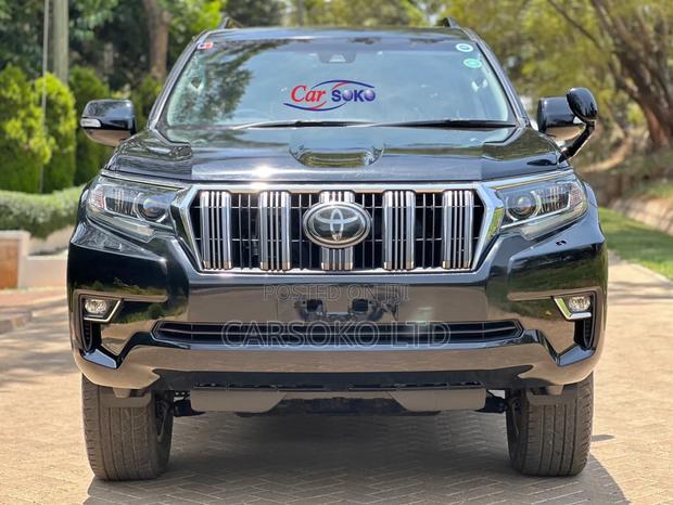 Late Model Toyota Land Cruiser Prado 2.8 2018 Black - Executive Edition