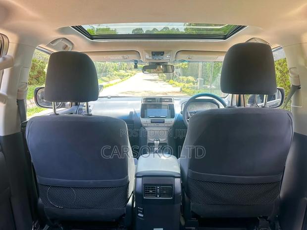 Late Model Toyota Land Cruiser Prado 2.8 2018 Black - Executive Edition
