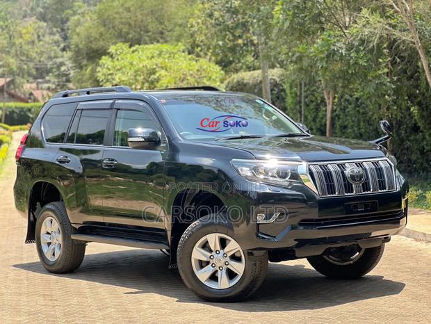 Late Model Toyota Land Cruiser Prado 2.8 2018 Black - Executive Edition