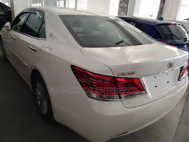 Toyota Crown 2015 White