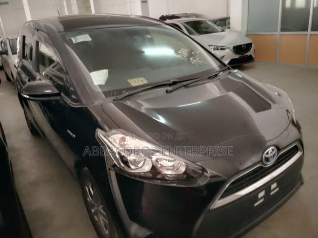 Toyota Sienta 2016 Black