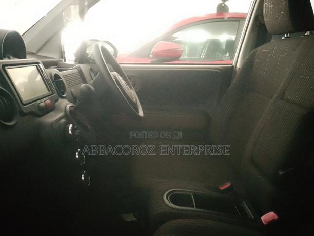 Toyota Porte 2016 Silver