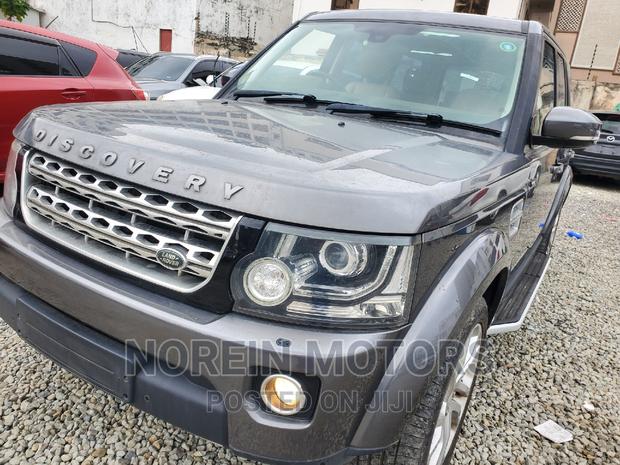 2016 Land Rover Discovery Gray: Experience the Ultimate SUV Journey