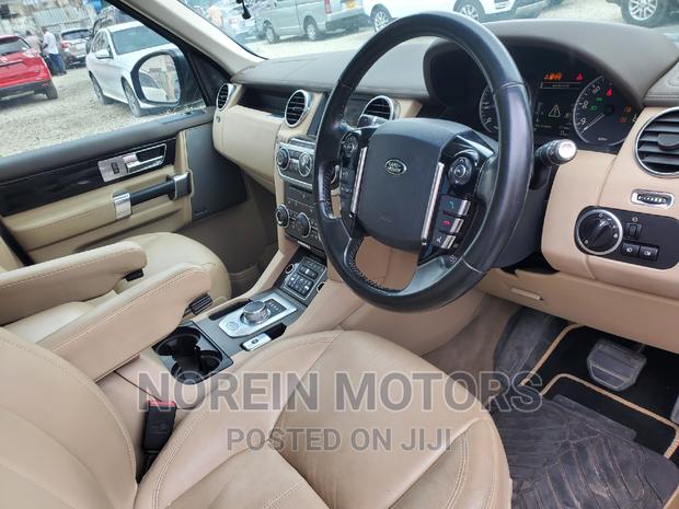 2016 Land Rover Discovery Gray: Experience the Ultimate SUV Journey
