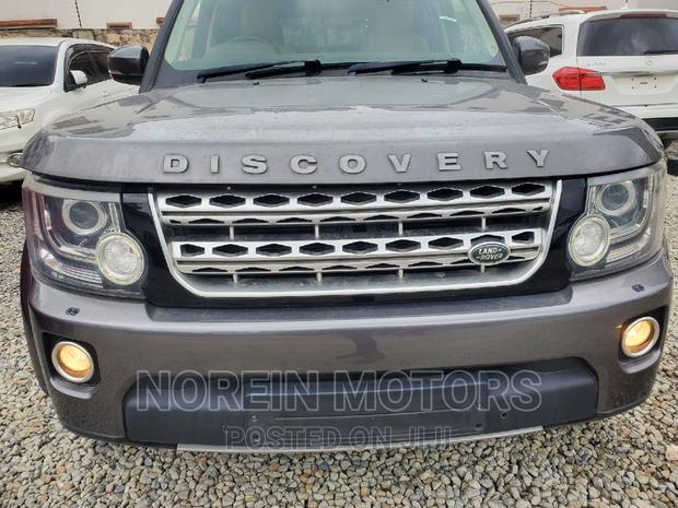 2016 Land Rover Discovery Gray: Experience the Ultimate SUV Journey
