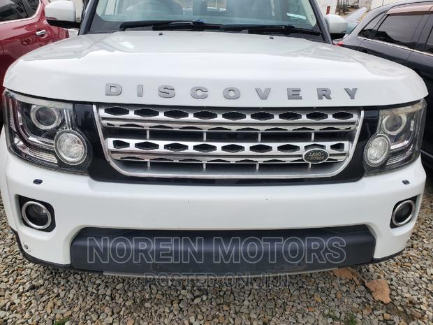 2016 Land Rover Discovery in Off-White: Dual Variants, Yours to Explore
