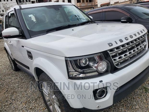 2016 Land Rover Discovery in Off-White: Dual Variants, Yours to Explore