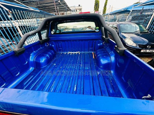Toyota Hilux 2018 Blue