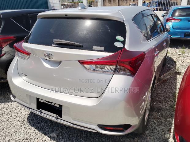 Toyota Auris 2016 Silver