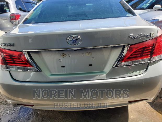 New 2016 Toyota Crown in Silver - Elegant and Powerful