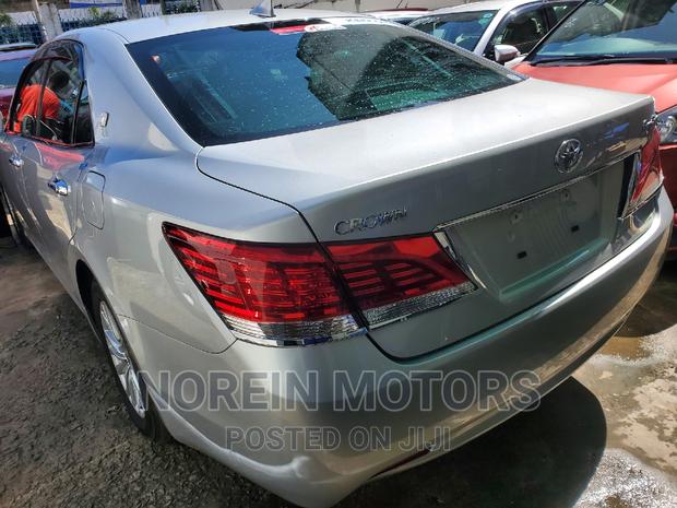 New 2016 Toyota Crown in Silver - Elegant and Powerful