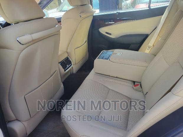 New 2016 Toyota Crown in Silver - Elegant and Powerful