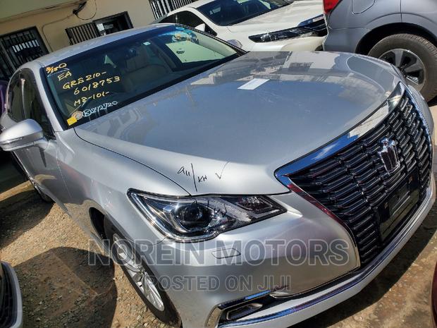 New 2016 Toyota Crown in Silver - Elegant and Powerful
