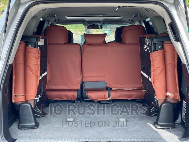 2017 Silver Land Cruiser Toyota: Top-of-the-Line SUV with Off-Road Excellence