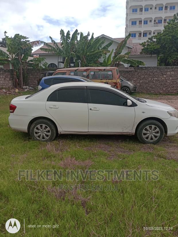Toyota Corolla 2010 White