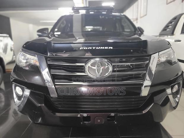 Toyota Fortuner 2016 - Gray - 4x4 AT - SRS Airbags - 6-Speed Automatic Transmission