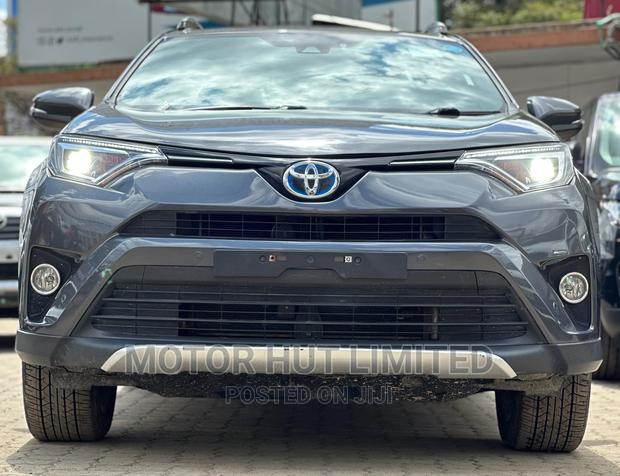 Gray Toyota RAV4 XLE AWD 2017: 6-Speed Automatic Transmission, 4-Cylinder Power