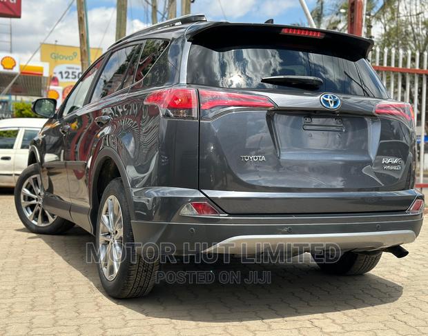 Gray Toyota RAV4 XLE AWD 2017: 6-Speed Automatic Transmission, 4-Cylinder Power